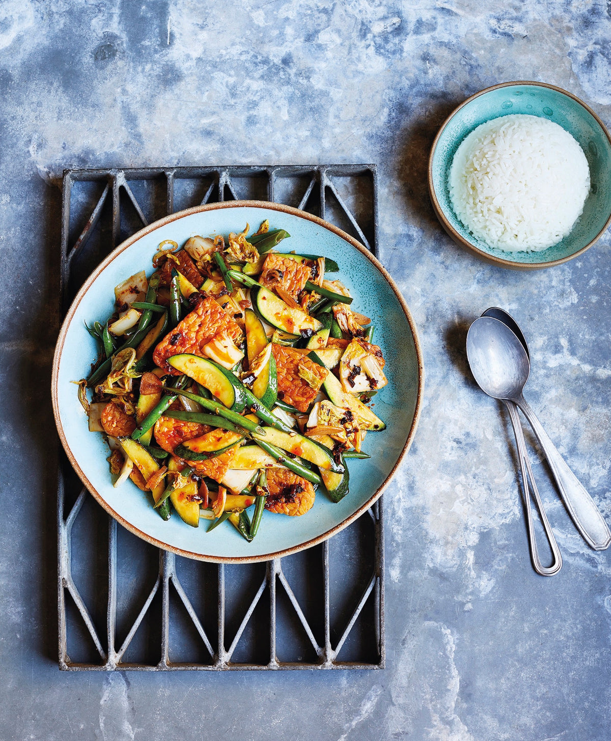 TEMPEH, CABBAGE & BEAN STIR-FRY